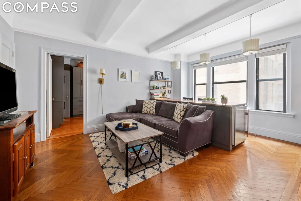 Unit for sale at 305 W 86th Street, Manhattan, NY 10024