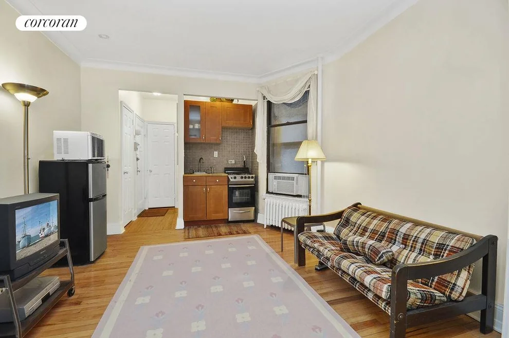 Unit for sale at 212 E 84th Street, Manhattan, NY 10028