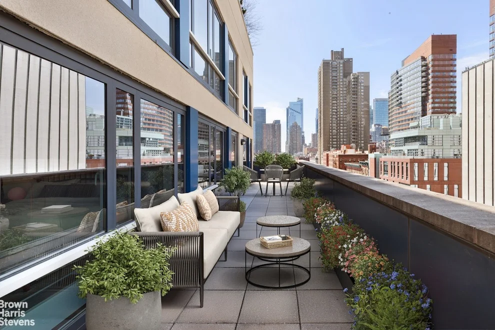 Unit for sale at 454 W 54TH Street, Manhattan, NY 10019