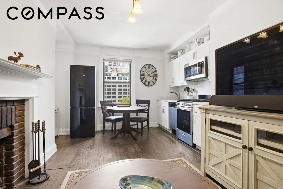Unit for sale at 10 Mitchell Place, Manhattan, NY 10017