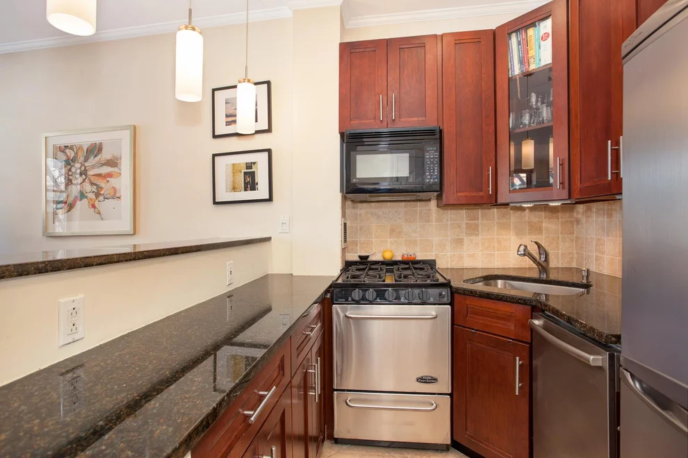 Unit for sale at 415 E 80th Street, Manhattan, NY 10021