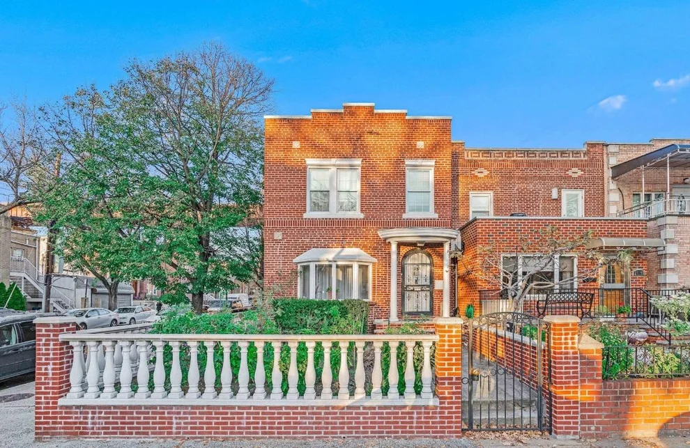 Unit for sale at 25-01 23rd Avenue, Queens, NY 11105