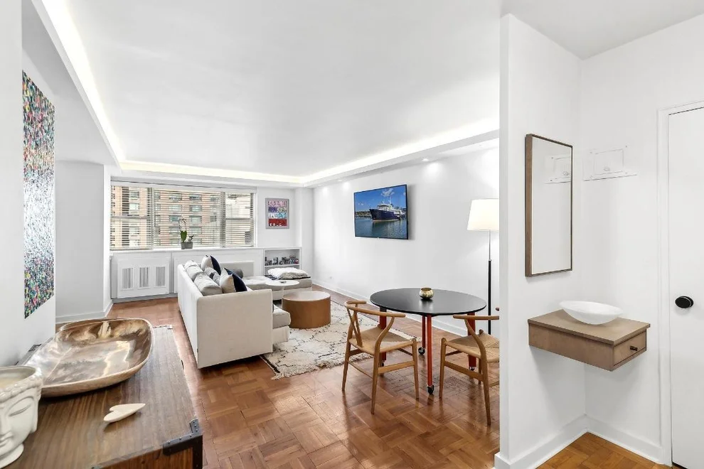 Unit for sale at 30 W 60TH Street, Manhattan, NY 10023