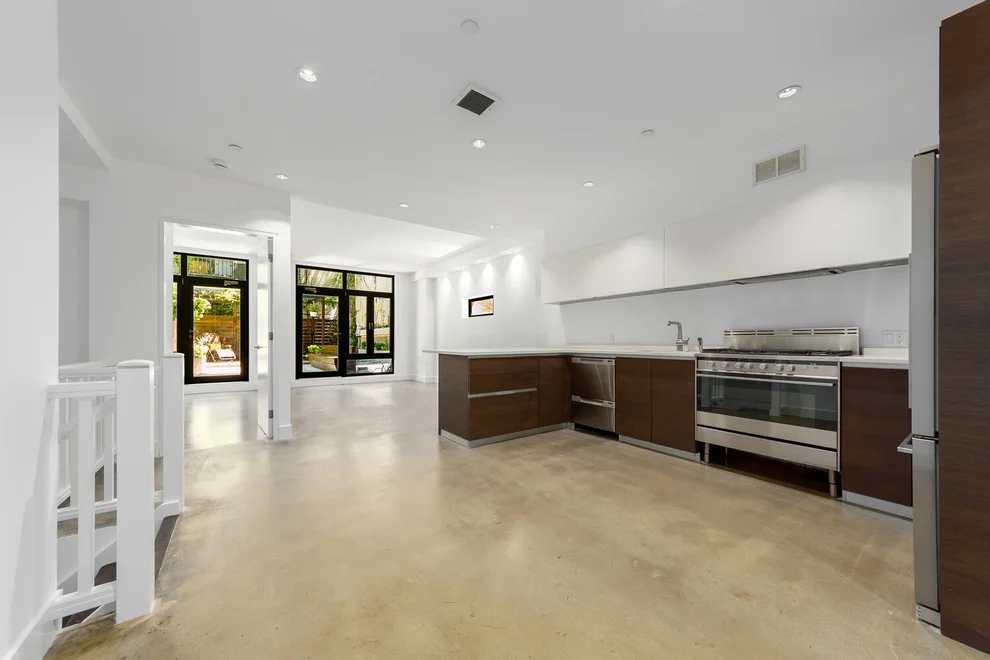 Unit for sale at 427 E 12TH Street, Manhattan, NY 10009
