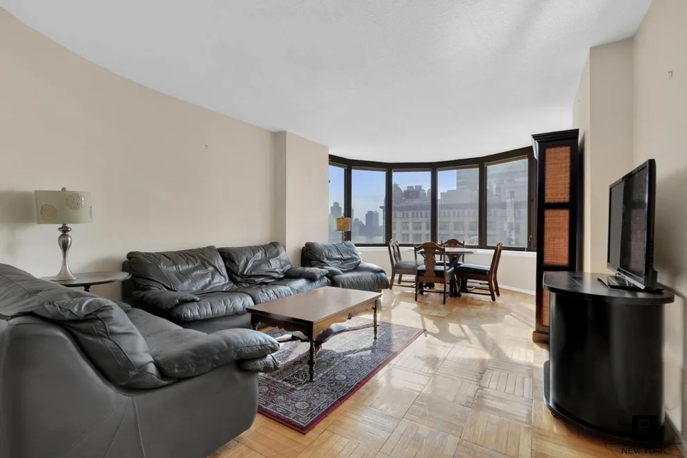 Unit for sale at 330 E 38th Street, Manhattan, NY 10016