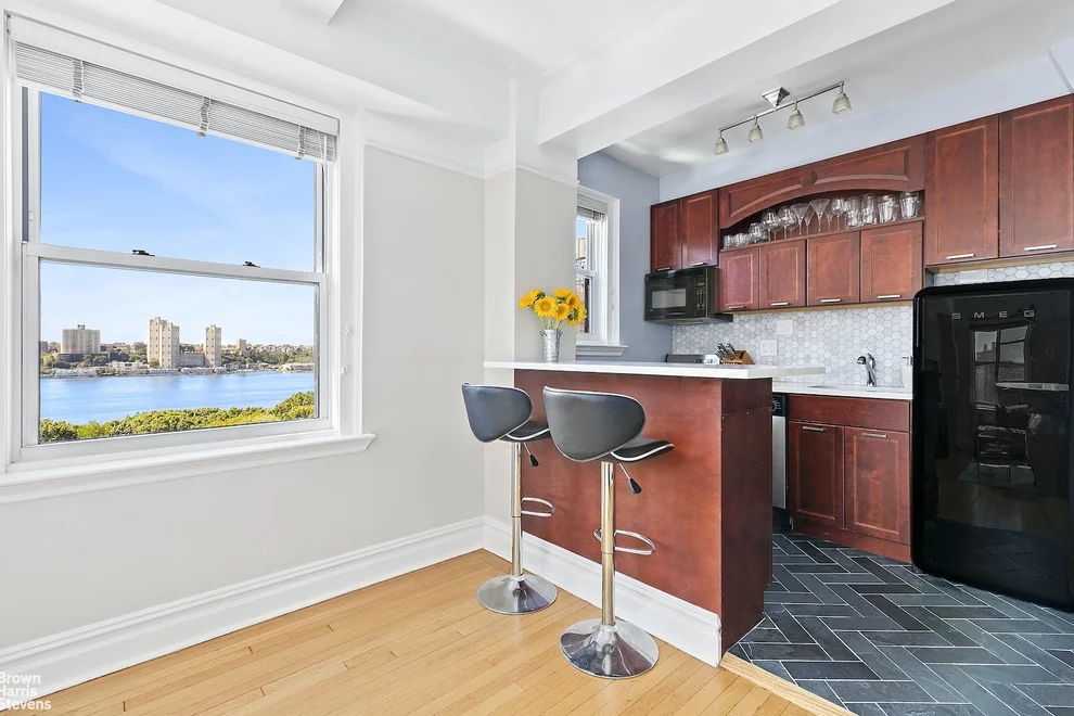 Unit for sale at 304 W 75TH Street, Manhattan, NY 10023