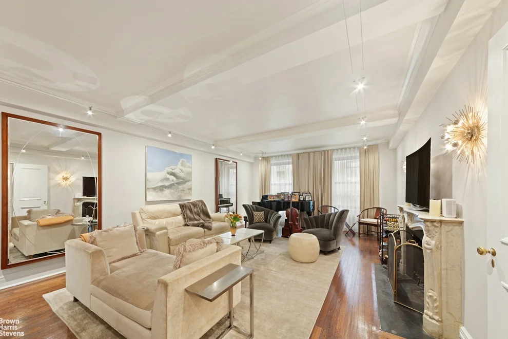 Unit for sale at 320 E 72ND Street, Manhattan, NY 10021