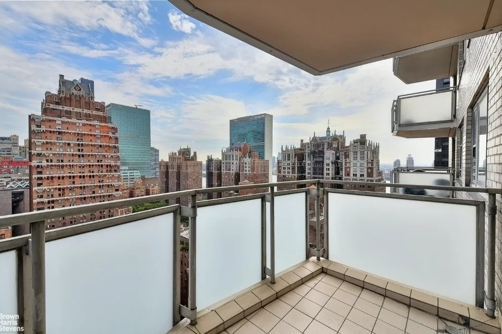 Unit for sale at 300 E 40TH Street, Manhattan, NY 10016