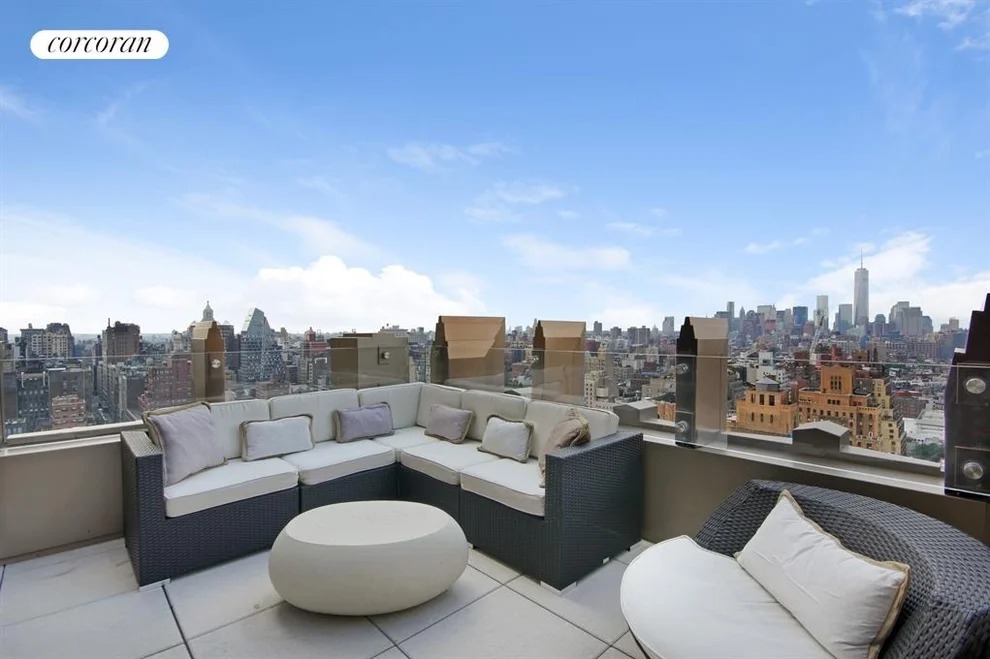 Unit for sale at 212 W 18TH Street, Manhattan, NY 10011