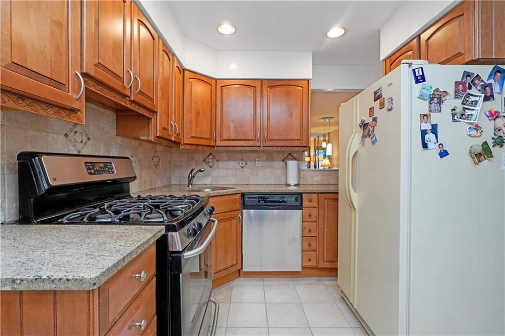 Unit for sale at 30 STONEGATE Drive, StatenIsland, NY 10304