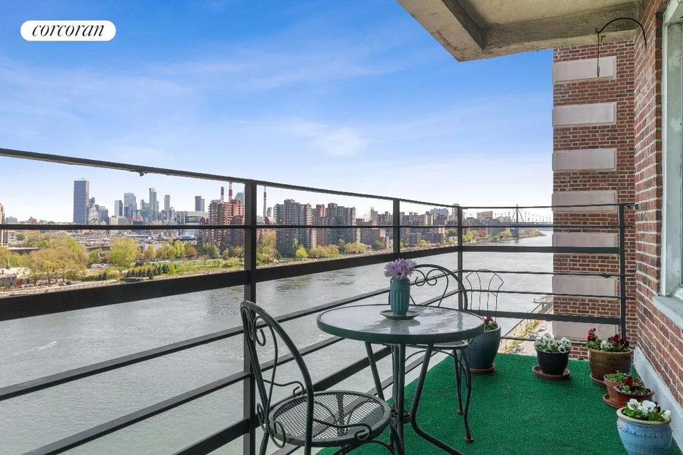 Unit for sale at 33 E END Avenue, Manhattan, NY 10028