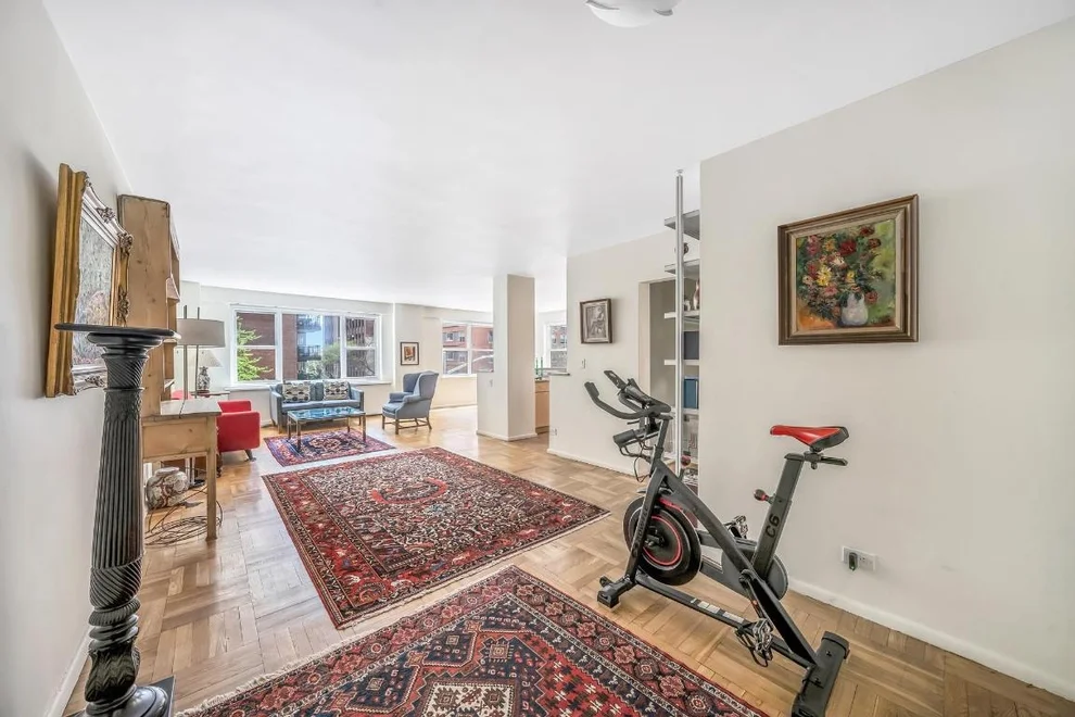 Unit for sale at 80 E END Avenue, Manhattan, NY 10028