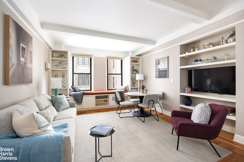 Unit for sale at 18 W 70TH Street, Manhattan, NY 10023
