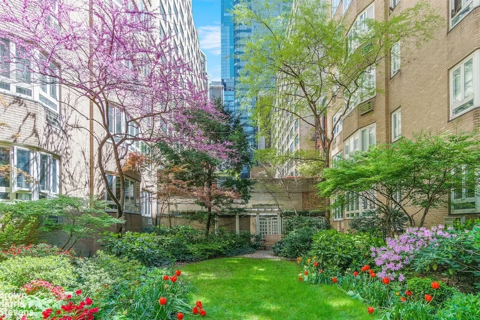 Unit for sale at 333 W 57TH Street, Manhattan, NY 10019