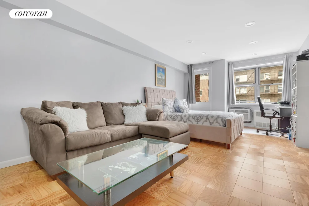 Unit for sale at 170 W 23RD Street, Manhattan, NY 10011