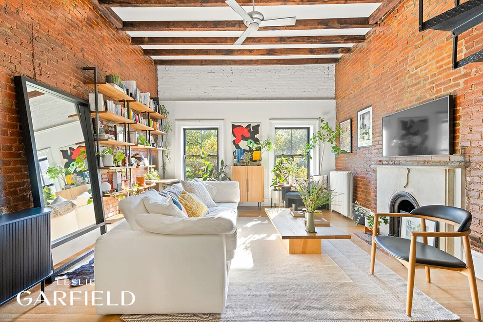 Unit for sale at 485 W 22ND Street, Manhattan, NY 10011