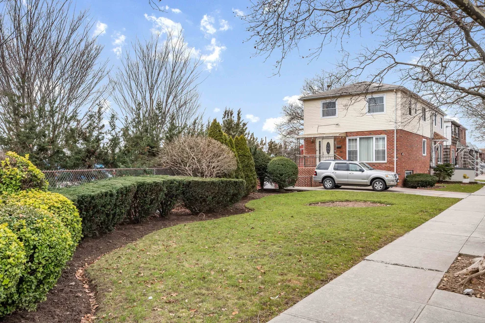Unit for sale at 978 E 77TH Street, Brooklyn, NY 11236