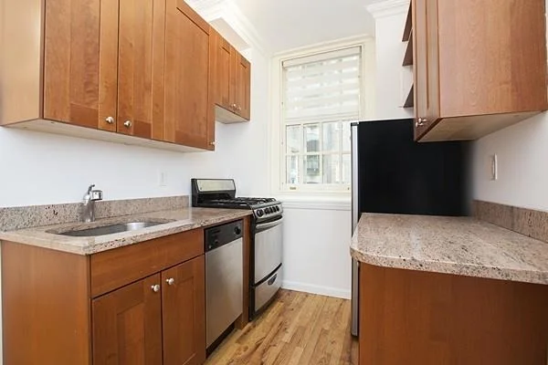 Unit for sale at 516 E 78th Street, Manhattan, NY 10075