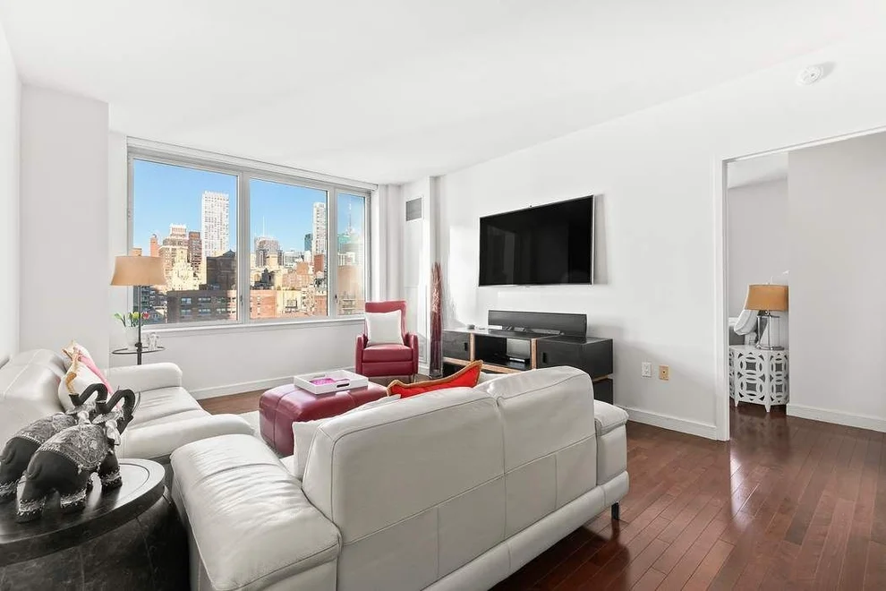 Unit for sale at 225 E 34th Street, Manhattan, NY 10016