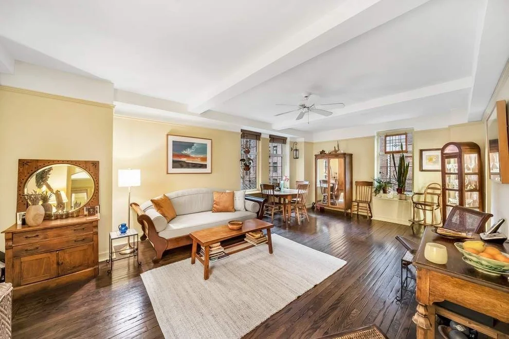Unit for sale at 470 W 24th Street, Manhattan, NY 10011
