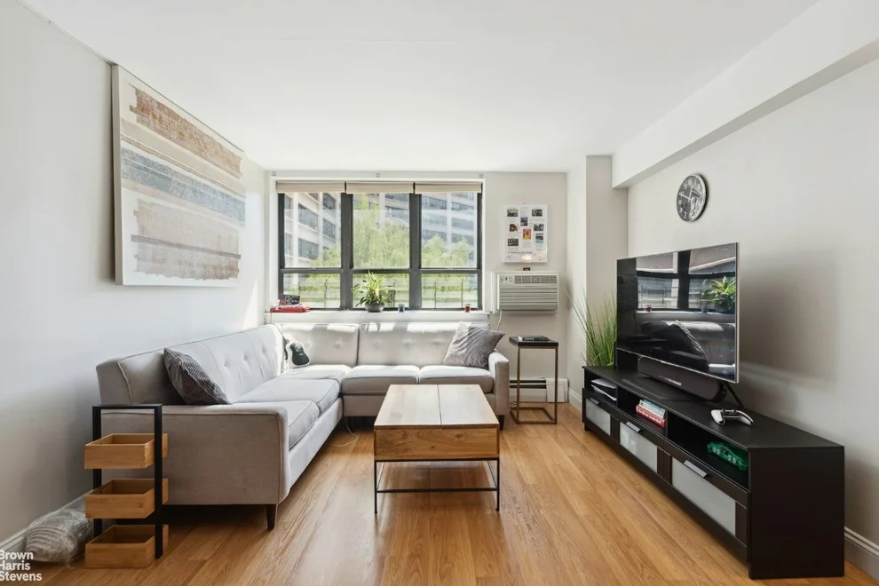 Unit for sale at 220 MANHATTAN Avenue, Manhattan, NY 10025