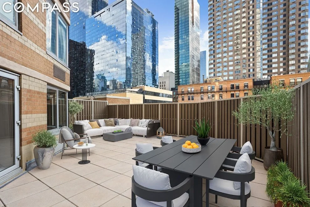 Unit for sale at 500 W 43rd Street, Manhattan, NY 10036