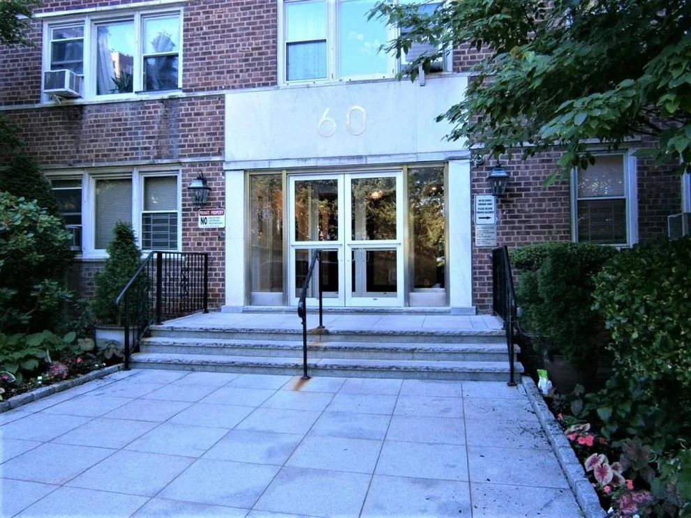 Unit for sale at 60 Knolls Crescent, Bronx, NY 10463