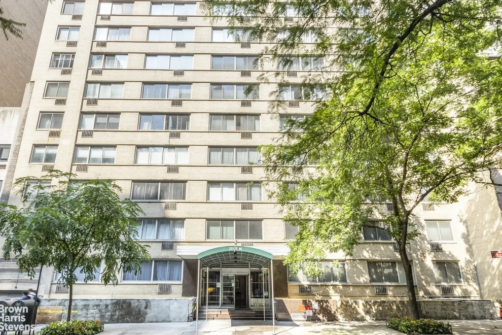 Unit for sale at 225 E 46TH Street, Manhattan, NY 10017