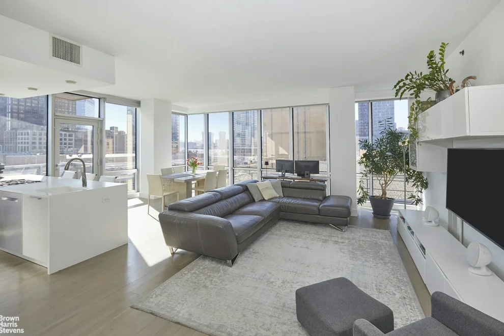 Unit for sale at 5-19 BORDEN Avenue, Queens, NY 11101