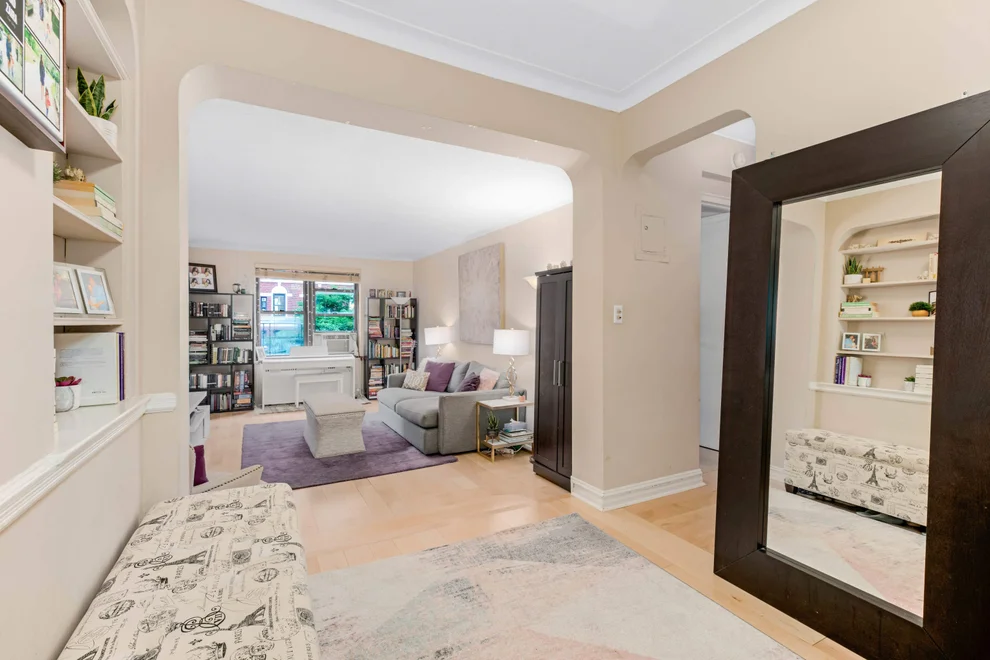 Unit for sale at 300 W 72nd Street, Manhattan, NY 10023
