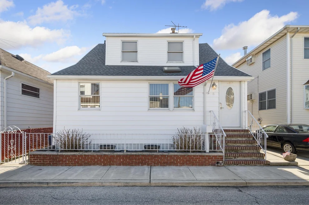 Unit for sale at 5 IRA Court, Brooklyn, NY 11229