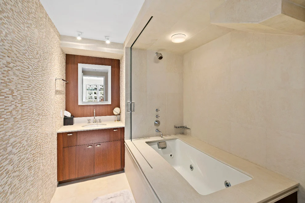 Unit for sale at 860 5TH Avenue, Manhattan, NY 10065