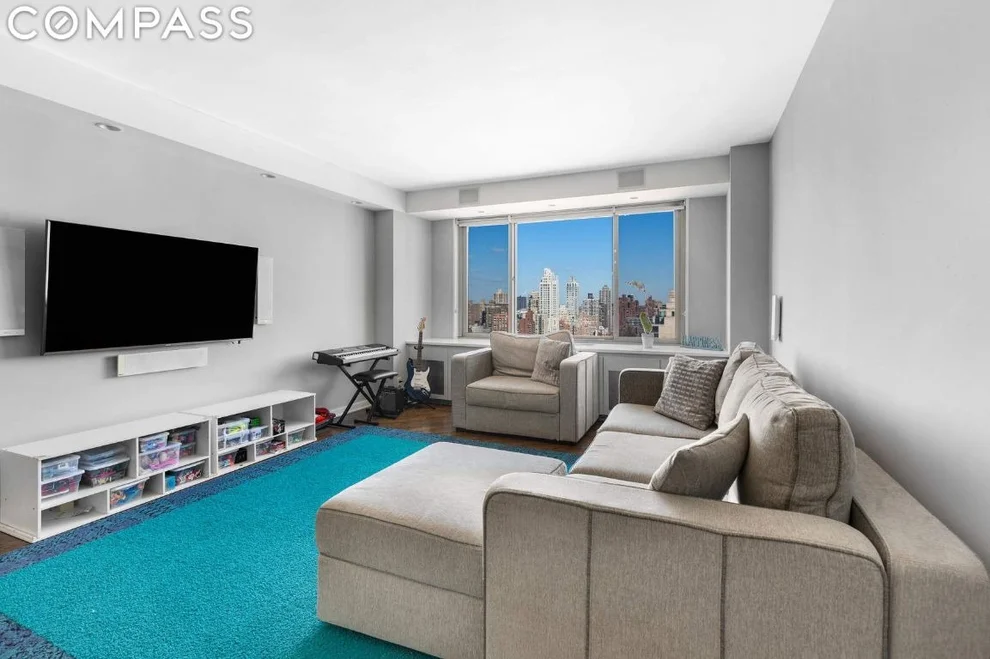 Unit for sale at 300 E 74th Street, Manhattan, NY 10021