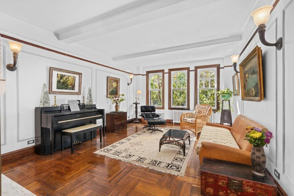Unit for sale at 123 W 74TH Street, Manhattan, NY 10023