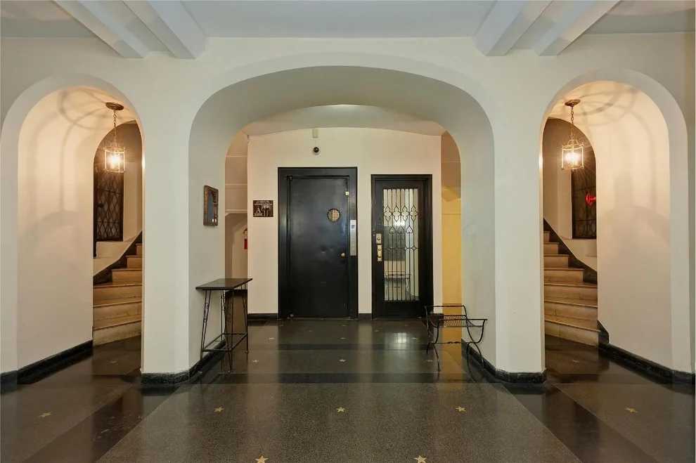 Unit for sale at 105 E 38TH Street, Manhattan, NY 10016