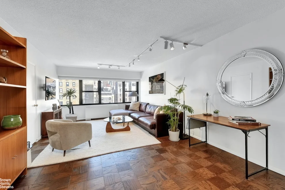 Unit for sale at 160 E 38TH Street, Manhattan, NY 10016