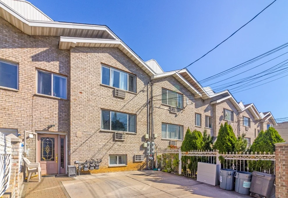 Unit for sale at 758A Quincy Avenue, Bronx, NY 10465