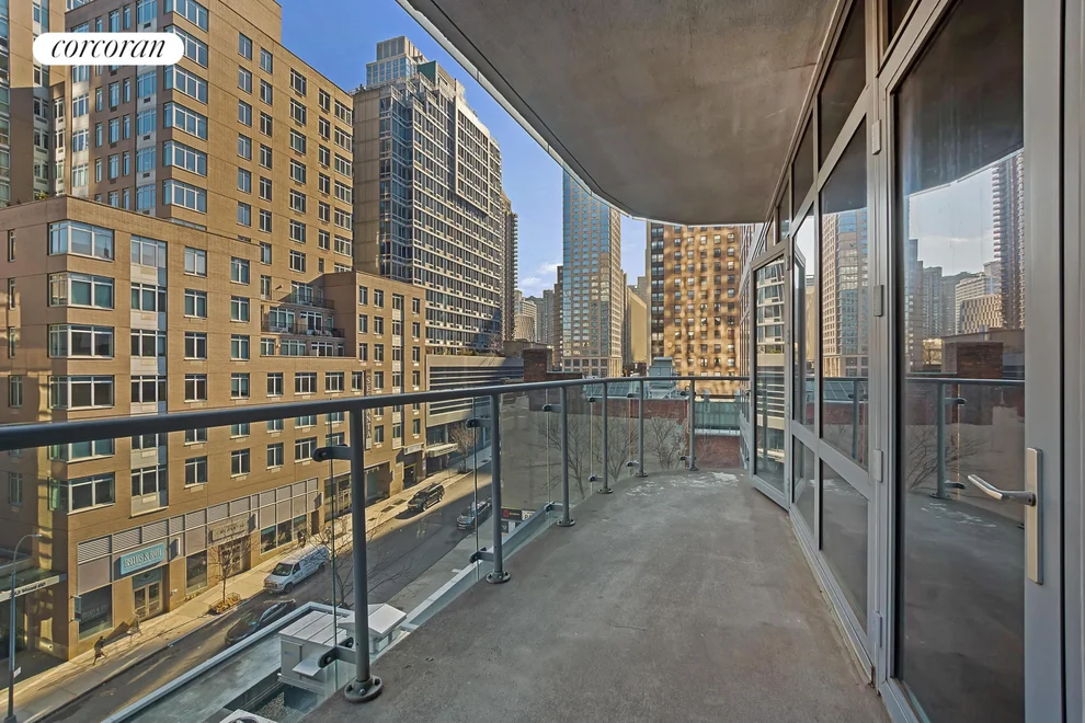 Unit for sale at 555 W 59th Street, Manhattan, NY 10019