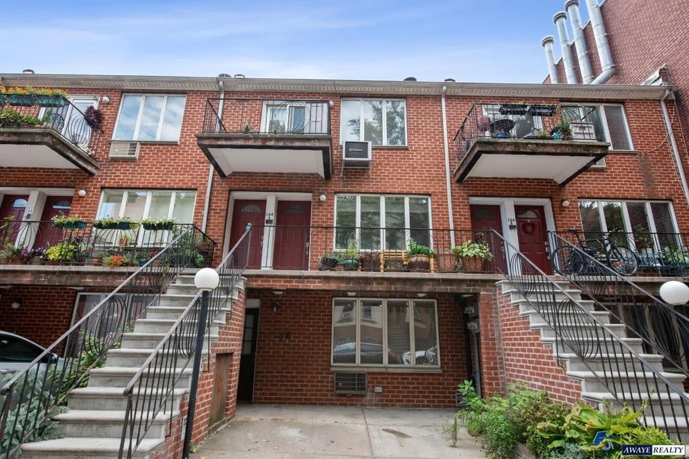 Unit for sale at 164A Huntington Street, Brooklyn, NY 11231