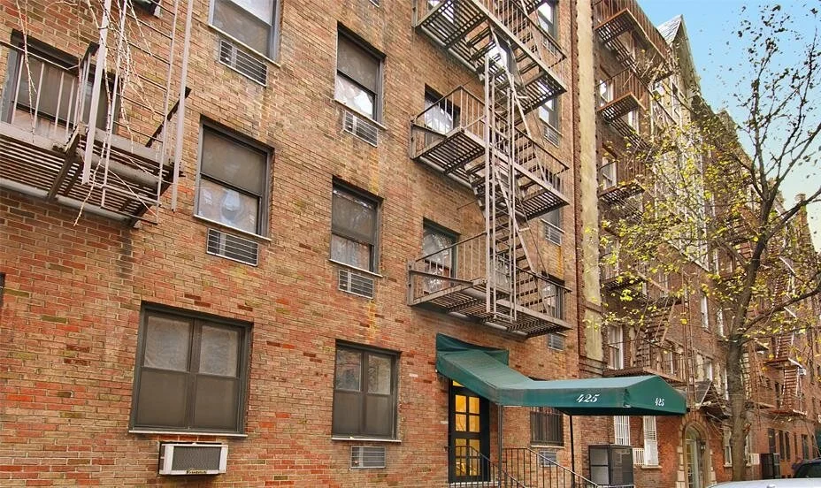 Unit for sale at 425 W 24TH Street, Manhattan, NY 10011