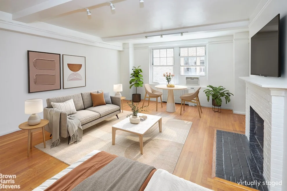 Unit for sale at 2 HORATIO Street, Manhattan, NY 10014