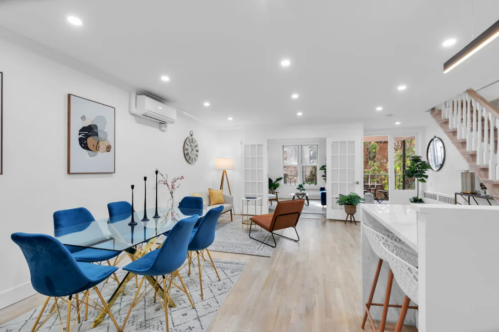 Unit for sale at 252 W 74TH Street, Manhattan, NY 10023
