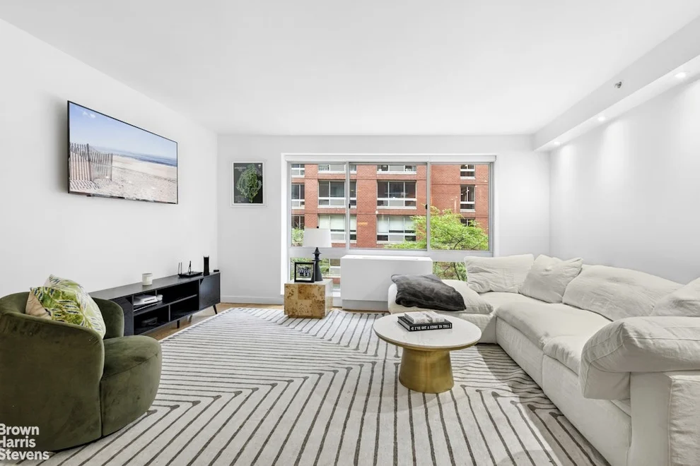 Unit for sale at 555 W 23RD Street, Manhattan, NY 10011