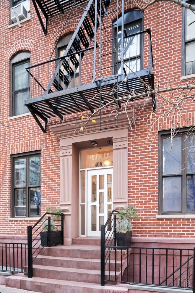 Unit for sale at 408 W 25TH Street, Manhattan, NY 10001