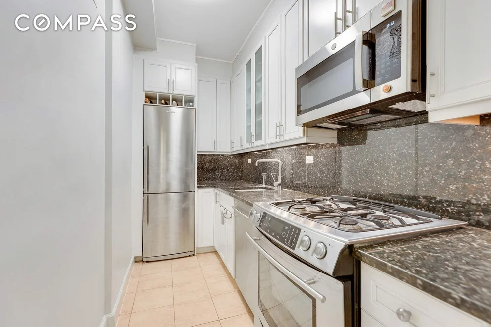 Unit for sale at 220 E 54th Street, Manhattan, NY 10022