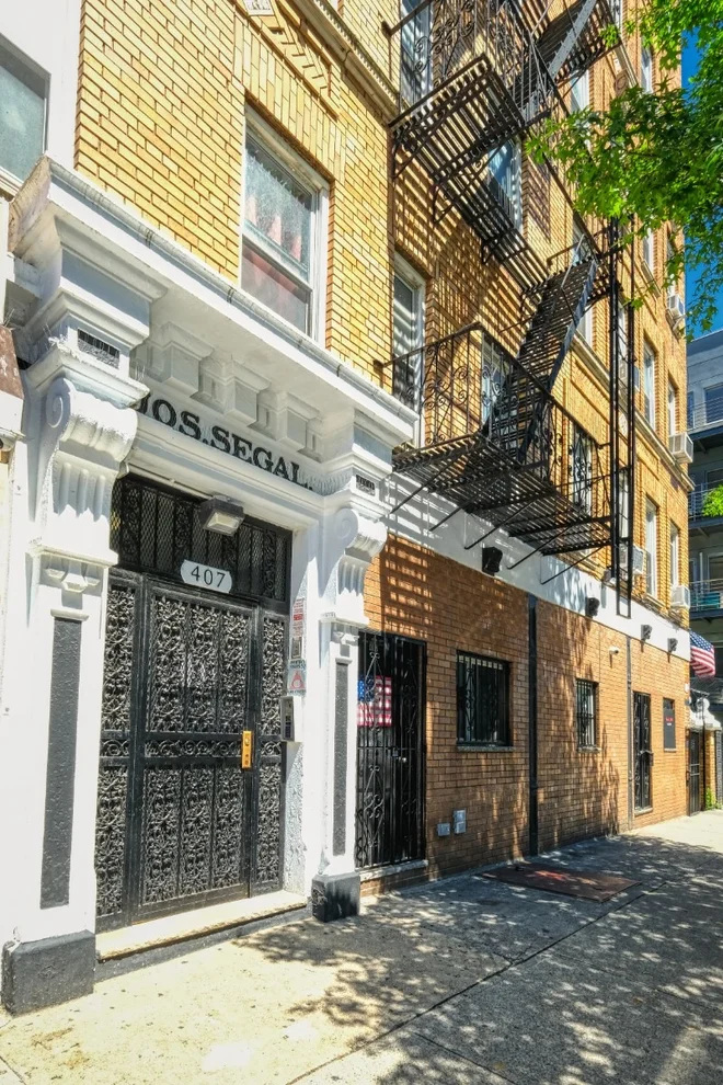 Unit for sale at 407 Keap Street, Brooklyn, NY 11211