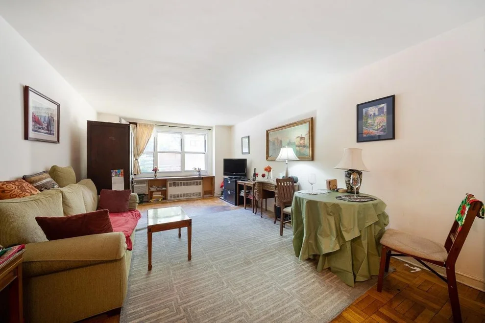 Unit for sale at 415 E 85th Street, Manhattan, NY 10028