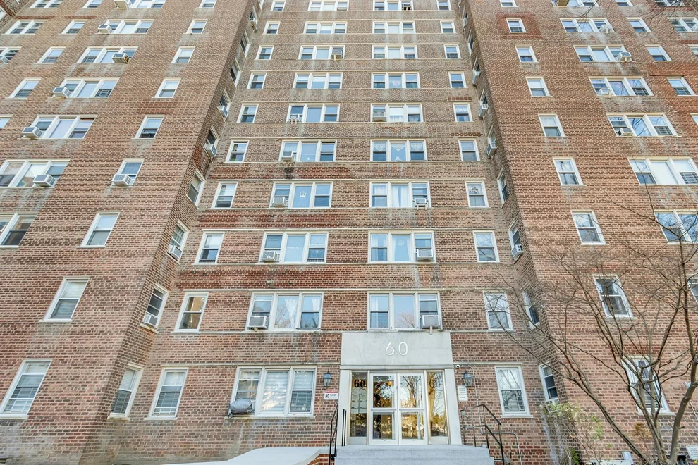 Unit for sale at 60 Knolls Crescent, Bronx, NY 10463