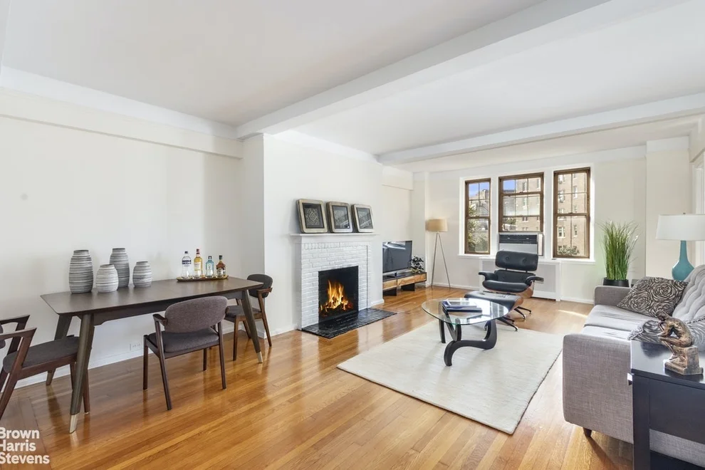 Unit for sale at 302 W 12TH Street, Manhattan, NY 10014