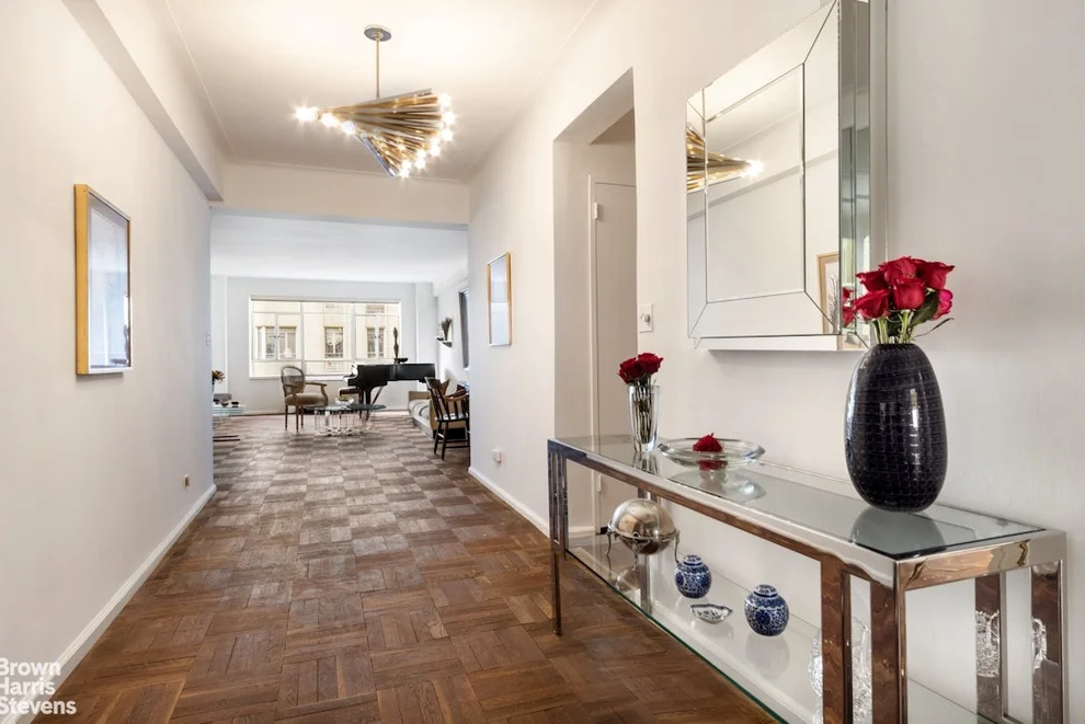 Unit for sale at 880 5TH Avenue, Manhattan, NY 10021